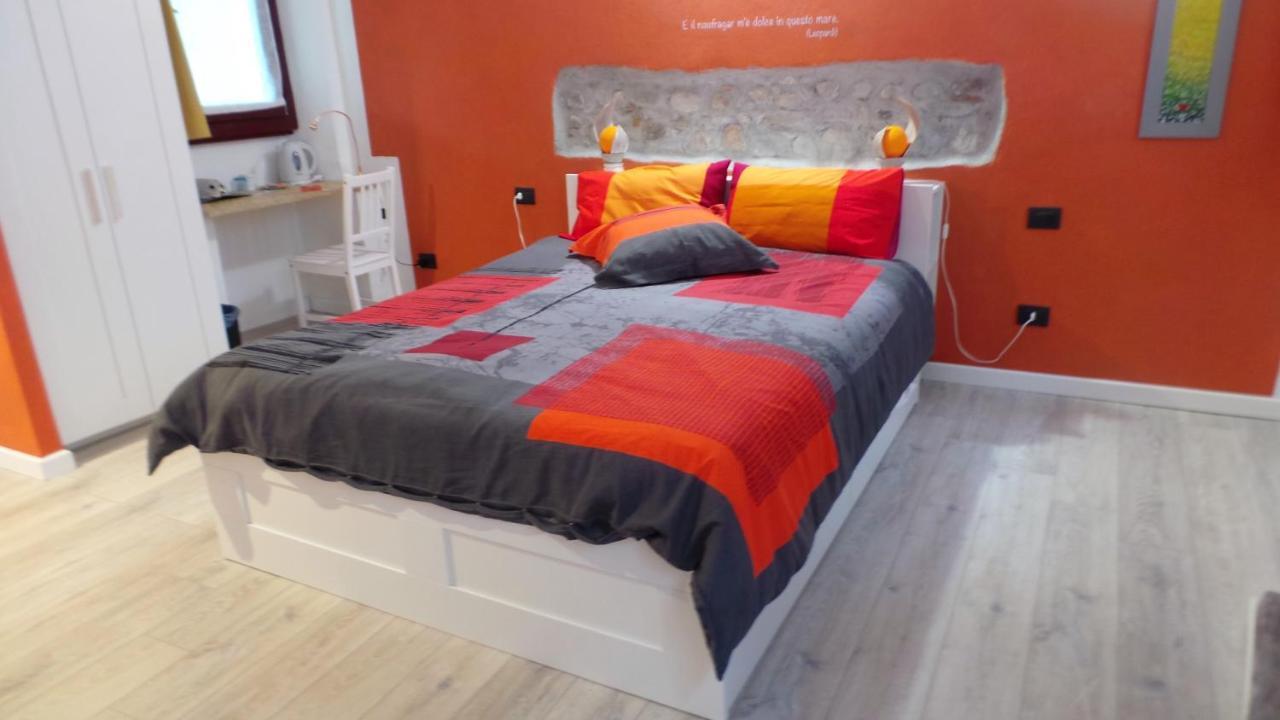 Le Tre Arti Bed & Breakfast Gavirate Eksteriør bilde