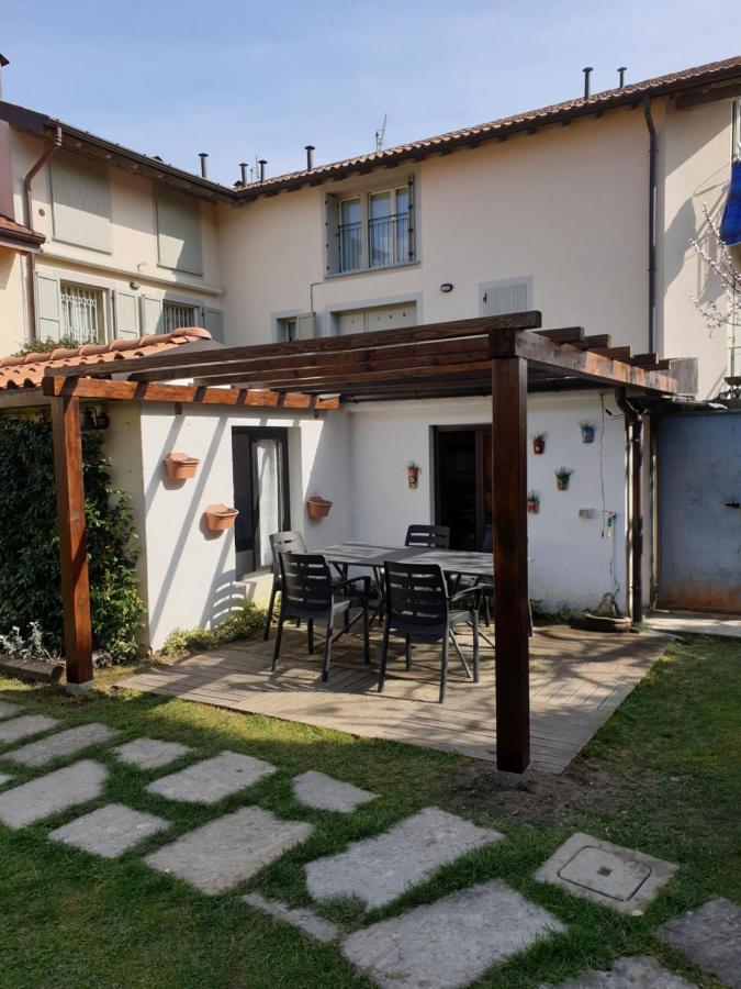 Le Tre Arti Bed & Breakfast Gavirate Eksteriør bilde